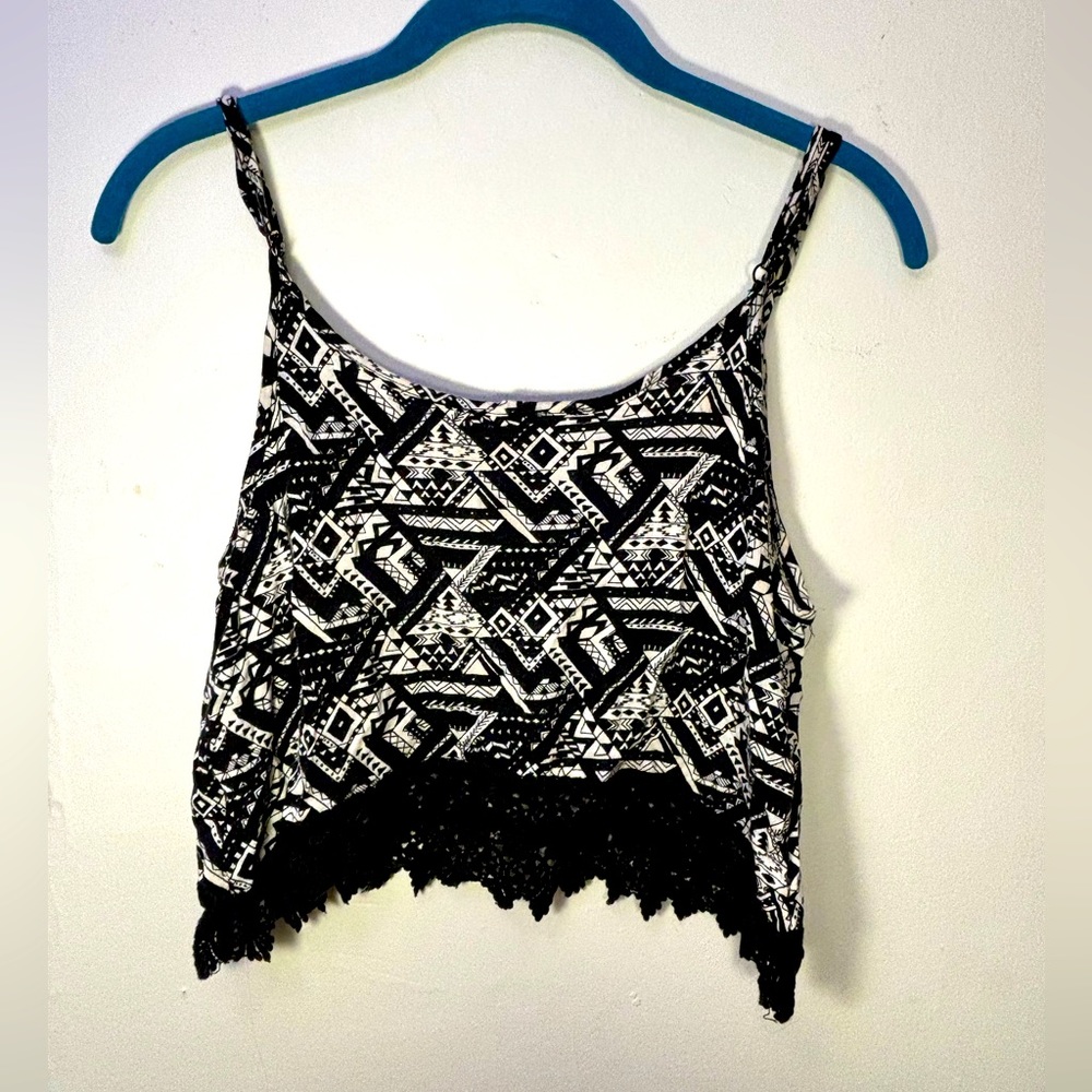 Black and white spaghetti string cropped tank top